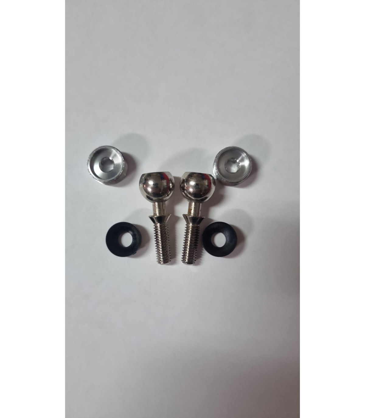 SEMINUEVO BOLAS DIRECCIÓN 1/8 CON CASQUILLO Y TORICA